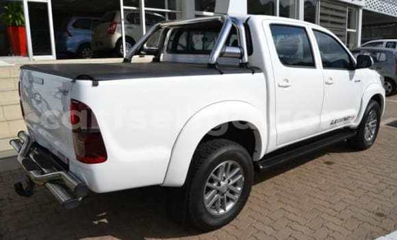 Acheter Occasion Voiture Toyota Hilux Blanc à Bulembu, Hhohho Acheter Occasion Voiture Toyota Hilux Blanc à Bulembu, Hhohho