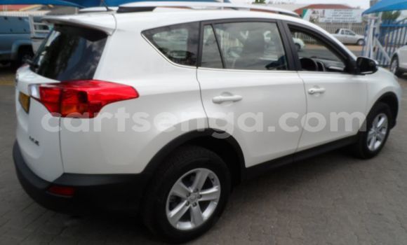 Buy Used Toyota RAV4 White Car in Hluti in Shiselweni District Buy Used Toyota RAV4 White Car in Hluti in Shiselweni District