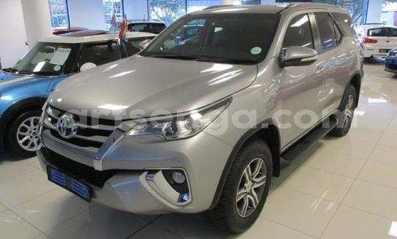 Buy Used Toyota Fortuner White Car in Big Bend in Lubombo District Buy Used Toyota Fortuner White Car in Big Bend in Lubombo District