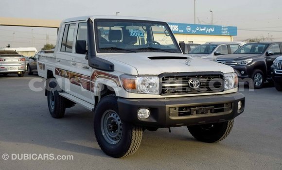 Buy Import Toyota Land Cruiser White Car in Import - Dubai in Hhohho Buy Import Toyota Land Cruiser White Car in Import - Dubai in Hhohho