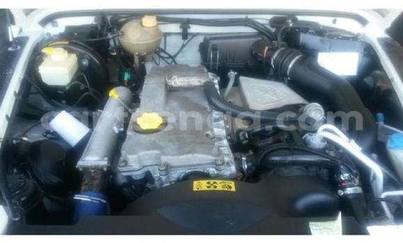 Acheter Occasion Voiture Land Rover Defender Blanc à Big Bend, Lubombo District Acheter Occasion Voiture Land Rover Defender Blanc à Big Bend, Lubombo District