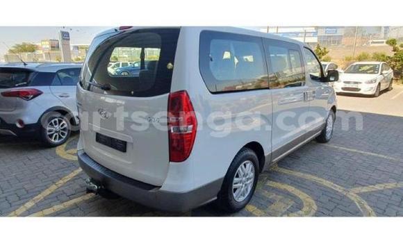 Acheter Occasion Voiture Hyundai H1 Blanc à Bhunya, Manzini Acheter Occasion Voiture Hyundai H1 Blanc à Bhunya, Manzini