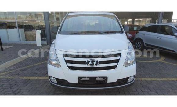 Acheter Occasion Voiture Hyundai H1 Blanc à Bhunya, Manzini Acheter Occasion Voiture Hyundai H1 Blanc à Bhunya, Manzini