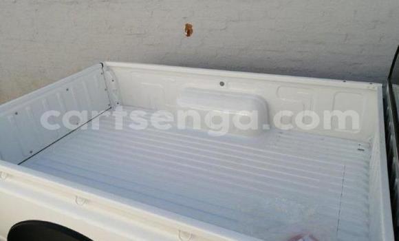 Acheter Occasion Voiture Nissan Hardbody Blanc à Bhunya, Manzini Acheter Occasion Voiture Nissan Hardbody Blanc à Bhunya, Manzini