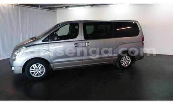 Acheter Occasion Voiture Hyundai H1 Gris à Bhunya, Manzini Acheter Occasion Voiture Hyundai H1 Gris à Bhunya, Manzini