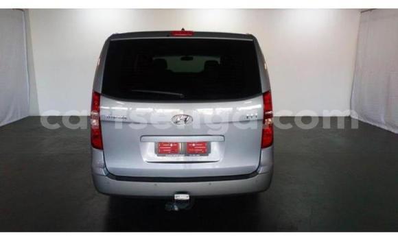 Acheter Occasion Voiture Hyundai H1 Gris à Bhunya, Manzini Acheter Occasion Voiture Hyundai H1 Gris à Bhunya, Manzini