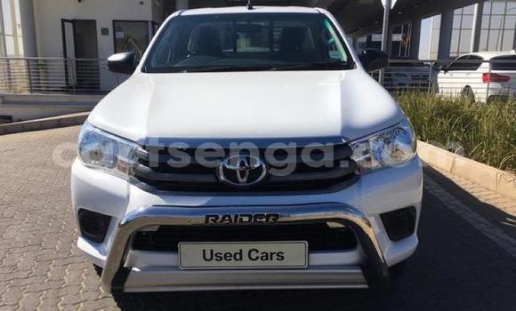 Acheter Occasion Voiture Toyota Hilux Blanc à Bhunya, Manzini Acheter Occasion Voiture Toyota Hilux Blanc à Bhunya, Manzini