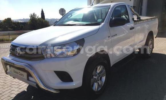 Acheter Occasion Voiture Toyota Hilux Blanc à Bhunya, Manzini Acheter Occasion Voiture Toyota Hilux Blanc à Bhunya, Manzini