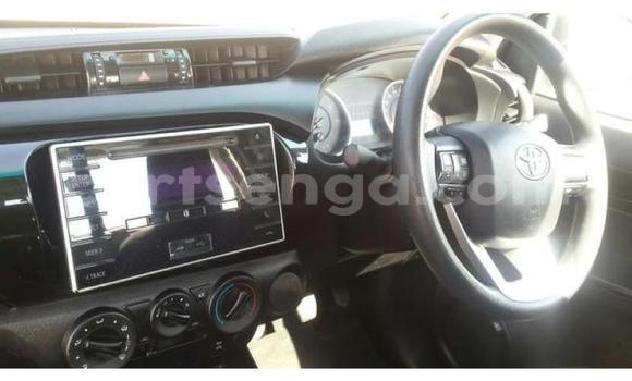 Acheter Occasion Voiture Toyota Hilux Blanc à Bhunya, Manzini Acheter Occasion Voiture Toyota Hilux Blanc à Bhunya, Manzini
