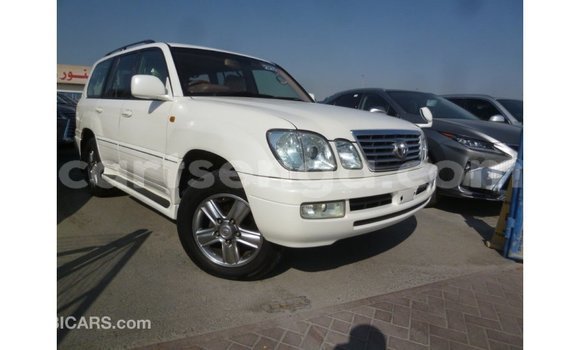 Acheter Import Voiture Toyota Land Cruiser Blanc à Import - Dubai, Hhohho Acheter Import Voiture Toyota Land Cruiser Blanc à Import - Dubai, Hhohho