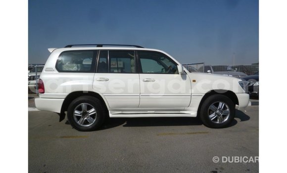 Acheter Import Voiture Toyota Land Cruiser Blanc à Import - Dubai, Hhohho Acheter Import Voiture Toyota Land Cruiser Blanc à Import - Dubai, Hhohho