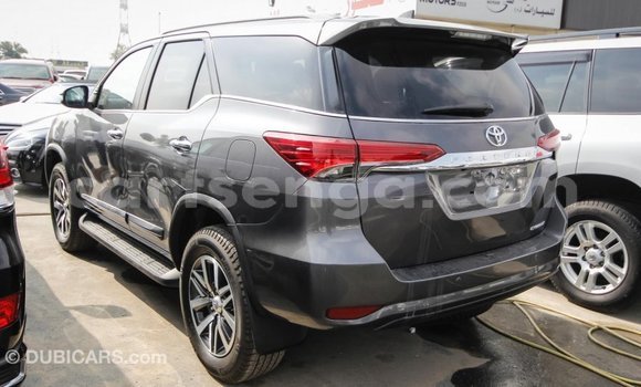 Acheter Import Voiture Toyota Fortuner Autre à Import - Dubai, Hhohho Acheter Import Voiture Toyota Fortuner Autre à Import - Dubai, Hhohho