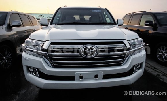 Nunua Imported Toyota Land Cruiser White Gari ndani ya Import - Dubai nchini Hhohho Nunua Imported Toyota Land Cruiser White Gari ndani ya Import - Dubai nchini Hhohho