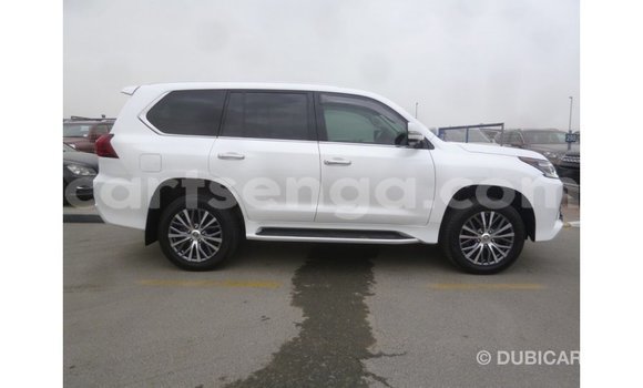 Acheter Import Voiture Lexus LX Blanc à Import - Dubai, Hhohho Acheter Import Voiture Lexus LX Blanc à Import - Dubai, Hhohho