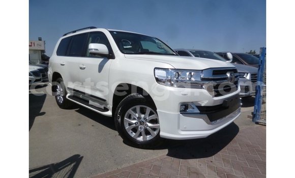 Buy Import Toyota Land Cruiser White Car in Import - Dubai in Hhohho Buy Import Toyota Land Cruiser White Car in Import - Dubai in Hhohho