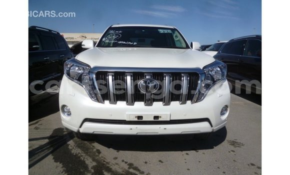 Acheter Import Voiture Toyota Prado Blanc à Import - Dubai, Hhohho Acheter Import Voiture Toyota Prado Blanc à Import - Dubai, Hhohho