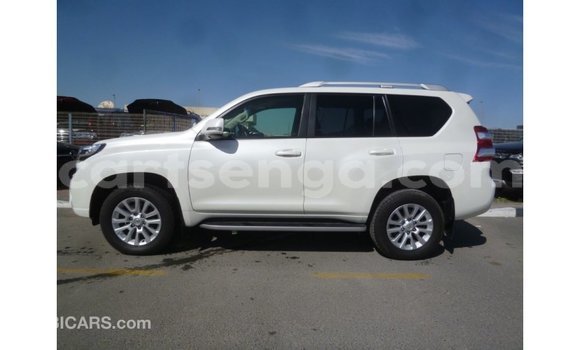 Acheter Import Voiture Toyota Prado Blanc à Import - Dubai, Hhohho Acheter Import Voiture Toyota Prado Blanc à Import - Dubai, Hhohho