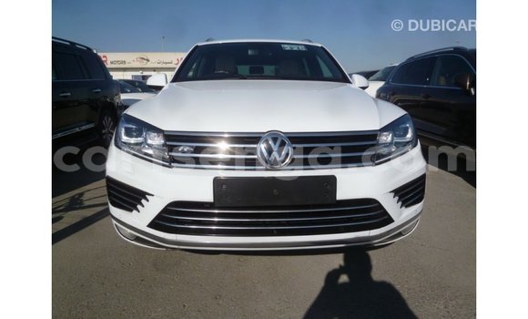 Acheter Import Voiture Volkswagen Touareg Blanc à Import - Dubai, Hhohho Acheter Import Voiture Volkswagen Touareg Blanc à Import - Dubai, Hhohho