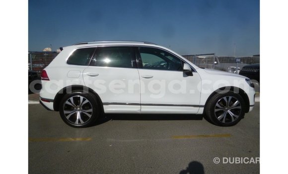 Acheter Import Voiture Volkswagen Touareg Blanc à Import - Dubai, Hhohho Acheter Import Voiture Volkswagen Touareg Blanc à Import - Dubai, Hhohho