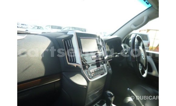 Nunua Imported Toyota Land Cruiser Black Gari ndani ya Import - Dubai nchini Hhohho Nunua Imported Toyota Land Cruiser Black Gari ndani ya Import - Dubai nchini Hhohho