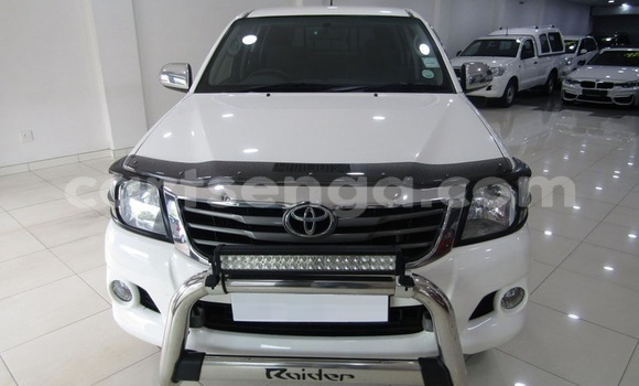Buy Used Toyota Hilux White Car in Ezulwini in Hhohho Buy Used Toyota Hilux White Car in Ezulwini in Hhohho