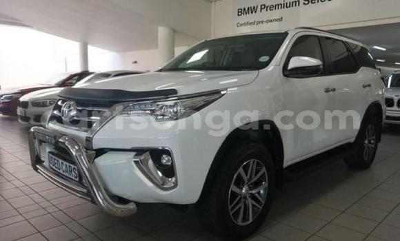 Acheter Occasion Voiture Toyota Fortuner Blanc à Mankayane, Manzini Acheter Occasion Voiture Toyota Fortuner Blanc à Mankayane, Manzini
