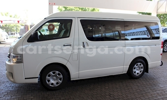 Nunua Ilio tumika Toyota Pickup White Gari ndani ya Mbabane nchini Manzini Nunua Ilio tumika Toyota Pickup White Gari ndani ya Mbabane nchini Manzini