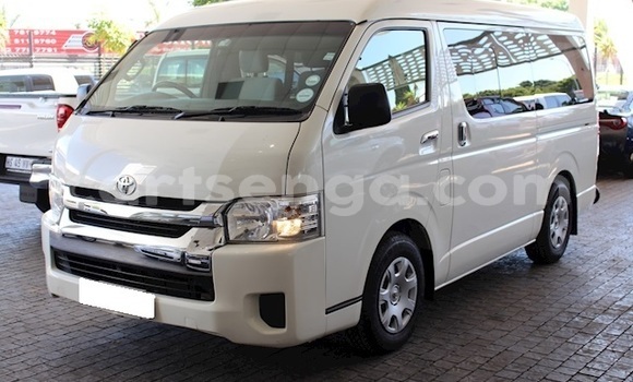 Nunua Ilio tumika Toyota Pickup White Gari ndani ya Mbabane nchini Manzini Nunua Ilio tumika Toyota Pickup White Gari ndani ya Mbabane nchini Manzini