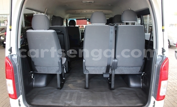 Nunua Ilio tumika Toyota Pickup White Gari ndani ya Mbabane nchini Manzini Nunua Ilio tumika Toyota Pickup White Gari ndani ya Mbabane nchini Manzini