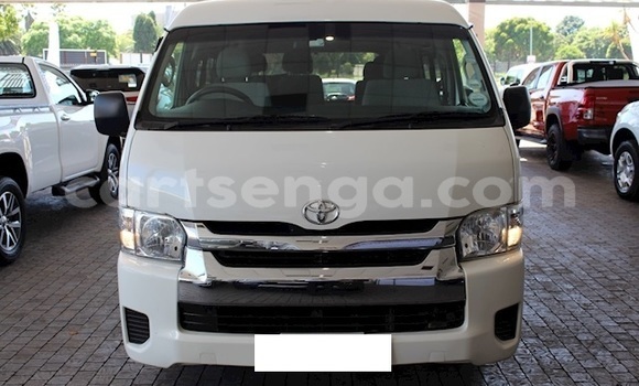 Nunua Ilio tumika Toyota Pickup White Gari ndani ya Mbabane nchini Manzini Nunua Ilio tumika Toyota Pickup White Gari ndani ya Mbabane nchini Manzini