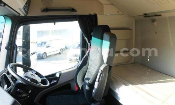 Nunua Ilio tumika Mercedes‒Benz Truck White Lori ndani ya Mbabane nchini Manzini Nunua Ilio tumika Mercedes‒Benz Truck White Lori ndani ya Mbabane nchini Manzini