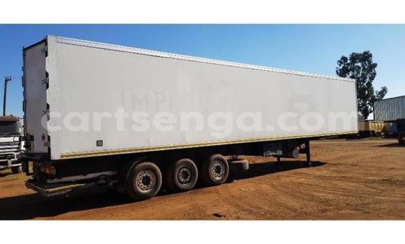 Nunua Ilio tumika Hyundai H200 White Lori ndani ya Mbabane nchini Manzini Nunua Ilio tumika Hyundai H200 White Lori ndani ya Mbabane nchini Manzini