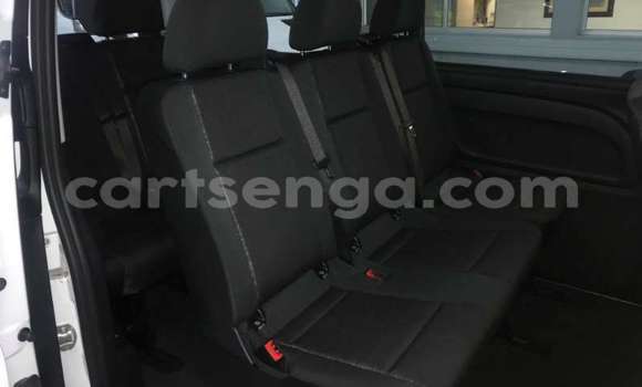 Nunua Ilio tumika Mercedes Viano White Gari ndani ya Manzini nchini Manzini Nunua Ilio tumika Mercedes Viano White Gari ndani ya Manzini nchini Manzini