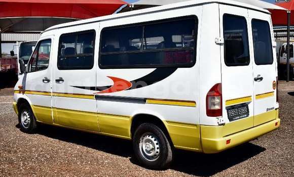 Nunua Ilio tumika Mercedes‒Benz 300CD White Gari ndani ya Manzini nchini Manzini Nunua Ilio tumika Mercedes‒Benz 300CD White Gari ndani ya Manzini nchini Manzini