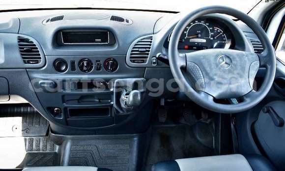 Nunua Ilio tumika Mercedes‒Benz 300CD White Gari ndani ya Manzini nchini Manzini Nunua Ilio tumika Mercedes‒Benz 300CD White Gari ndani ya Manzini nchini Manzini