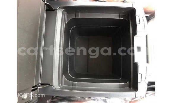 Acheter Import Voiture Toyota Land Cruiser Noir à Import - Dubai, Hhohho Acheter Import Voiture Toyota Land Cruiser Noir à Import - Dubai, Hhohho