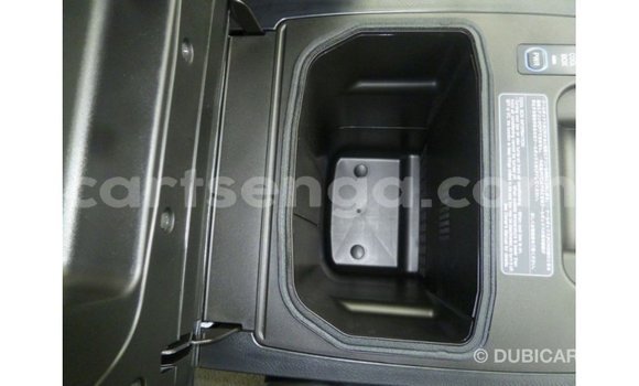 Acheter Import Voiture Toyota Land Cruiser Noir à Import - Dubai, Hhohho Acheter Import Voiture Toyota Land Cruiser Noir à Import - Dubai, Hhohho