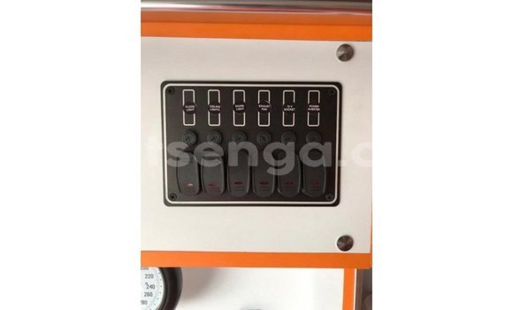 Nunua Imported Toyota Hiace White Gari ndani ya Import - Dubai nchini Hhohho Nunua Imported Toyota Hiace White Gari ndani ya Import - Dubai nchini Hhohho