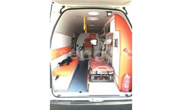 Acheter Import Voiture Toyota Hiace Blanc à Import - Dubai, Hhohho Acheter Import Voiture Toyota Hiace Blanc à Import - Dubai, Hhohho