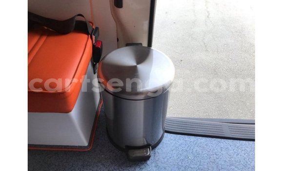 Acheter Import Voiture Toyota Hiace Blanc à Import - Dubai, Hhohho Acheter Import Voiture Toyota Hiace Blanc à Import - Dubai, Hhohho