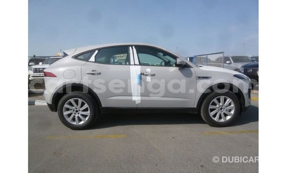 Acheter Import Voiture Jaguar E-Pace Blanc à Import - Dubai, Hhohho Acheter Import Voiture Jaguar E-Pace Blanc à Import - Dubai, Hhohho
