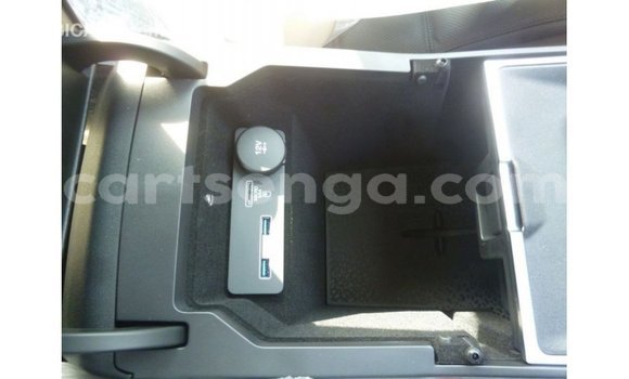 Acheter Import Voiture Jaguar E-Pace Blanc à Import - Dubai, Hhohho Acheter Import Voiture Jaguar E-Pace Blanc à Import - Dubai, Hhohho