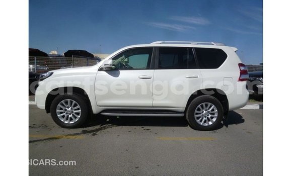 Acheter Import Voiture Toyota Prado Blanc à Import - Dubai, Hhohho Acheter Import Voiture Toyota Prado Blanc à Import - Dubai, Hhohho