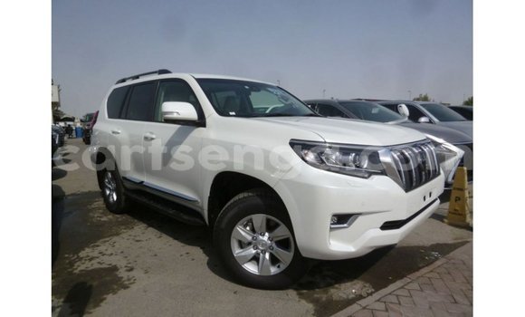 Acheter Import Voiture Toyota Prado Blanc à Import - Dubai, Hhohho Acheter Import Voiture Toyota Prado Blanc à Import - Dubai, Hhohho