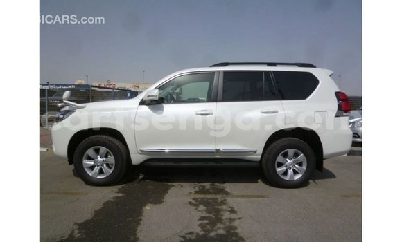 Acheter Import Voiture Toyota Prado Blanc à Import - Dubai, Hhohho Acheter Import Voiture Toyota Prado Blanc à Import - Dubai, Hhohho