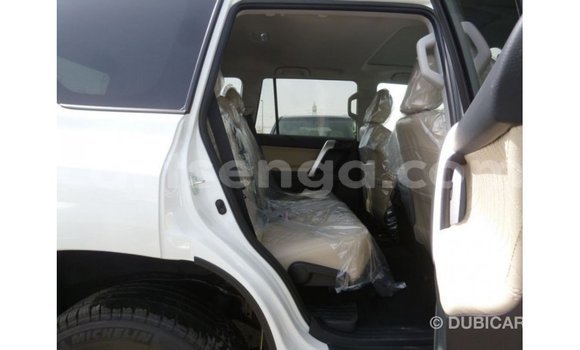 Acheter Import Voiture Toyota Prado Blanc à Import - Dubai, Hhohho Acheter Import Voiture Toyota Prado Blanc à Import - Dubai, Hhohho