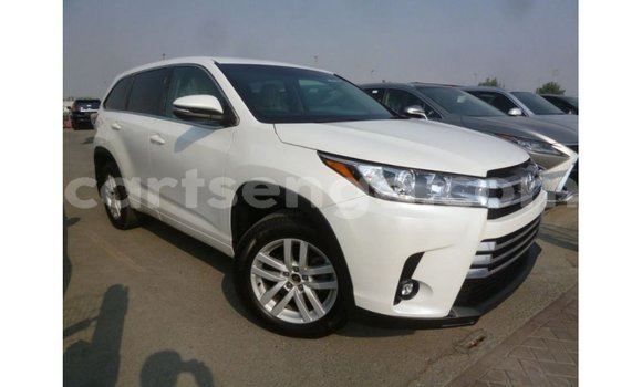 Acheter Import Voiture Toyota Kluger Blanc à Import - Dubai, Hhohho Acheter Import Voiture Toyota Kluger Blanc à Import - Dubai, Hhohho