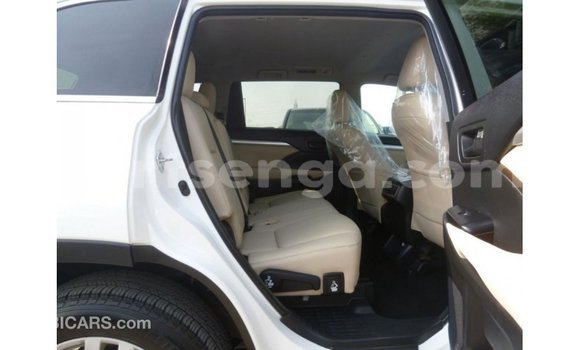 Acheter Import Voiture Toyota Kluger Blanc à Import - Dubai, Hhohho Acheter Import Voiture Toyota Kluger Blanc à Import - Dubai, Hhohho