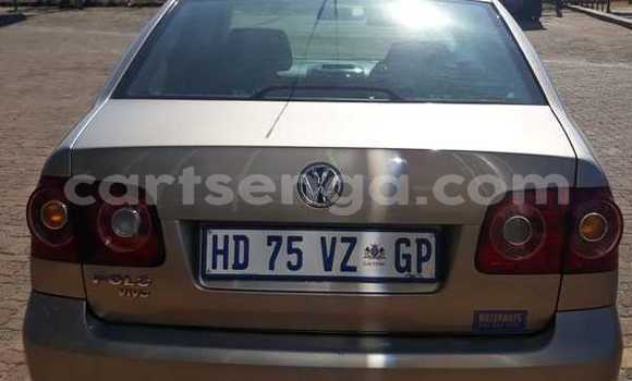 Nunua Ilio tumika Volkswagen Polo Brown Gari ndani ya Bhunya nchini Manzini Nunua Ilio tumika Volkswagen Polo Brown Gari ndani ya Bhunya nchini Manzini