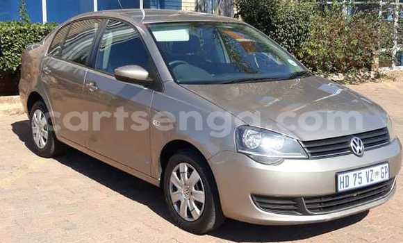 Nunua Ilio tumika Volkswagen Polo Brown Gari ndani ya Bhunya nchini Manzini Nunua Ilio tumika Volkswagen Polo Brown Gari ndani ya Bhunya nchini Manzini
